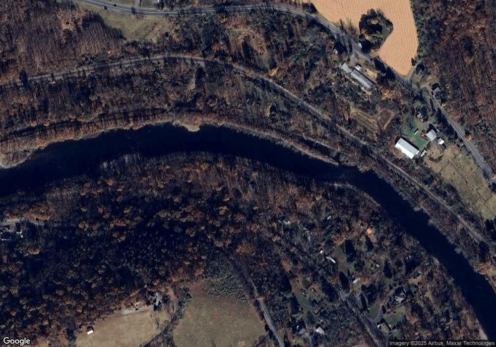 6521 Lock Ln, Slatington, PA 18080 - photo 1