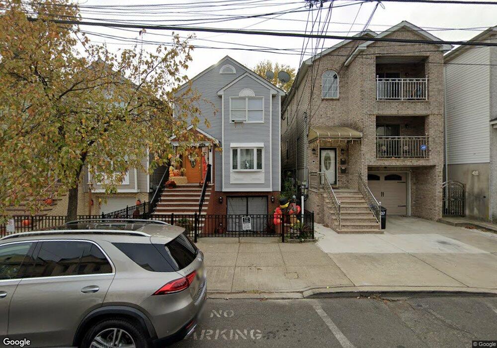 135 Bayview Ave, Jersey City, NJ 07305 - photo 1