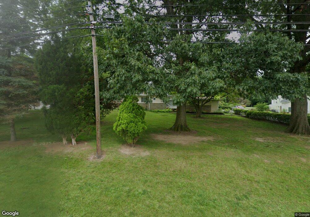 850 McNaughten Rd, Columbus, OH 43213 - photo 1