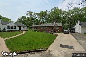 715 W Oak Dr, Saint Louis, MO 63122