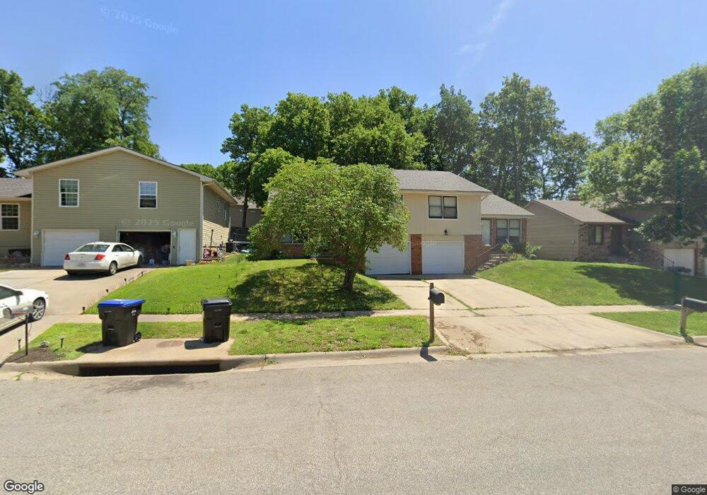 3612 SW Cambridge Ave, Topeka, KS 66614 - photo 1