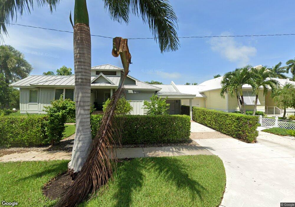 870 8th St S, Naples, FL 34102 - photo 1