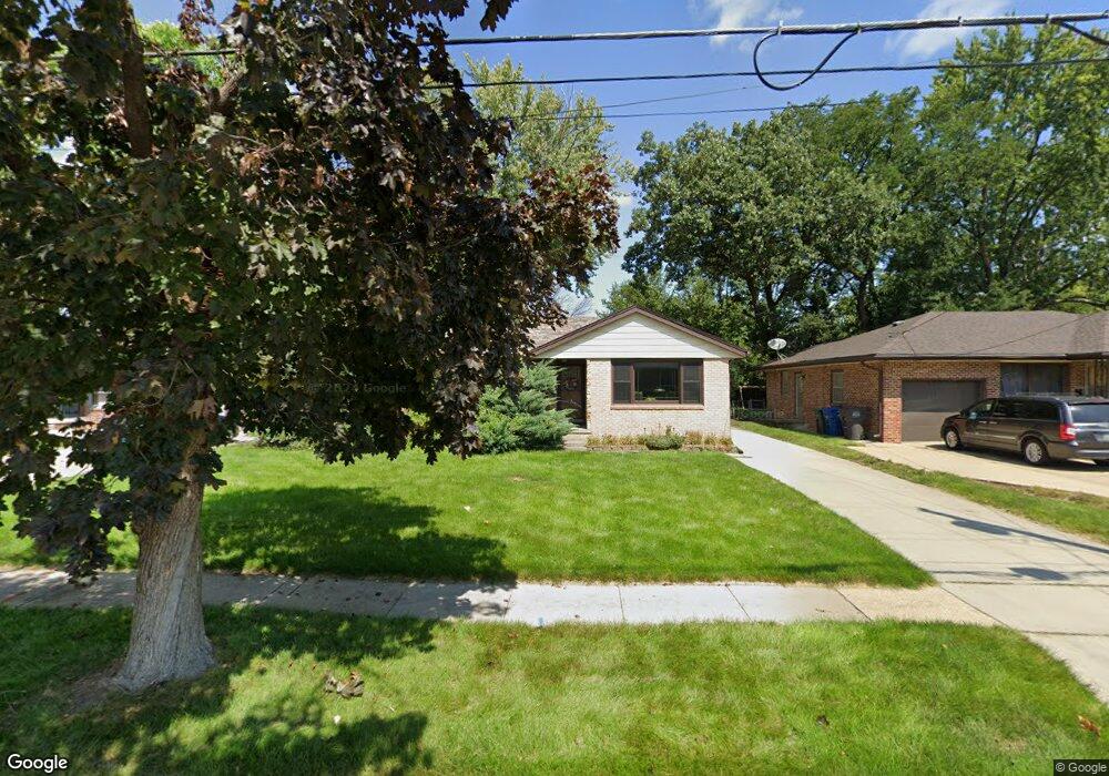 4209 Clinton Ave, Des Moines, IA 50310 - photo 1