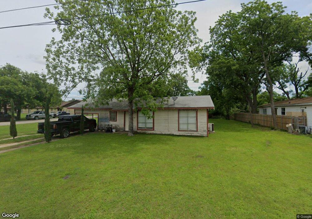 914 Sabine Ave, Cleburne, TX 76031 - photo 1