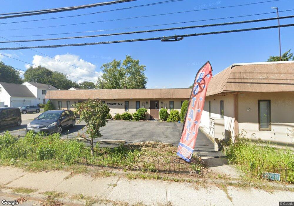 251 Pawtuxet Ave, Warwick, RI 02888 - photo 1