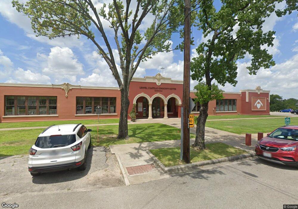 405 Robert e Lee Rd, Houston, TX 77009 - photo 1