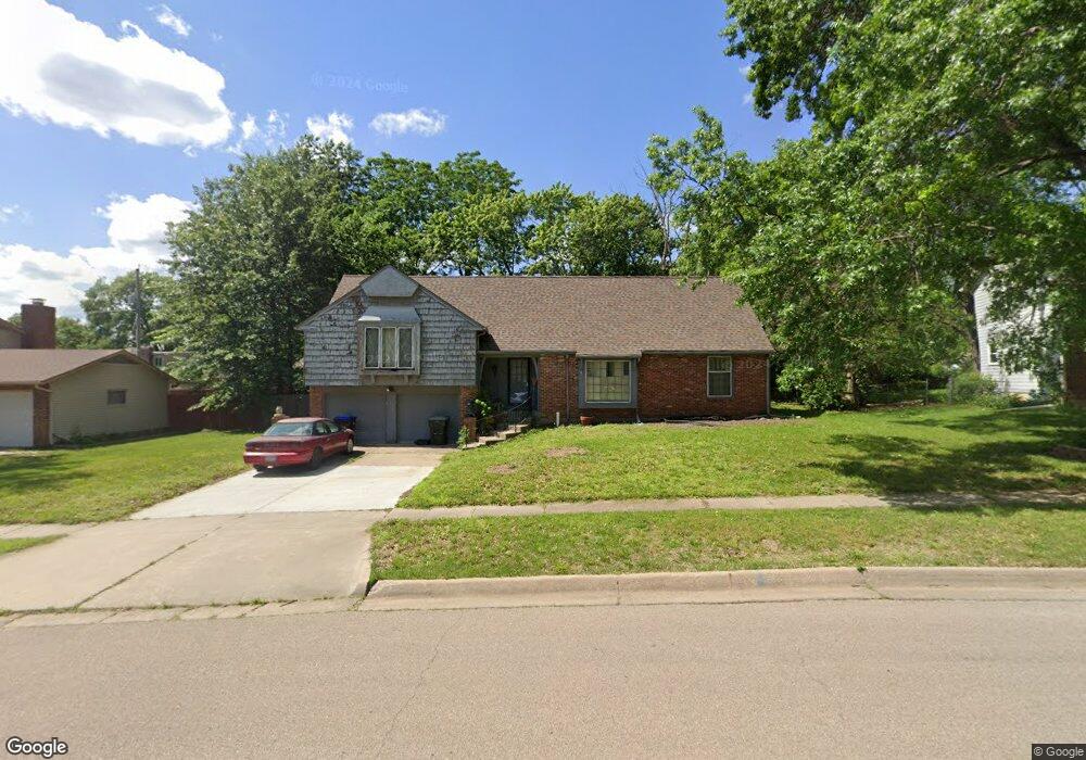 2000 SW Briarwood Dr, Topeka, KS 66611 - photo 1