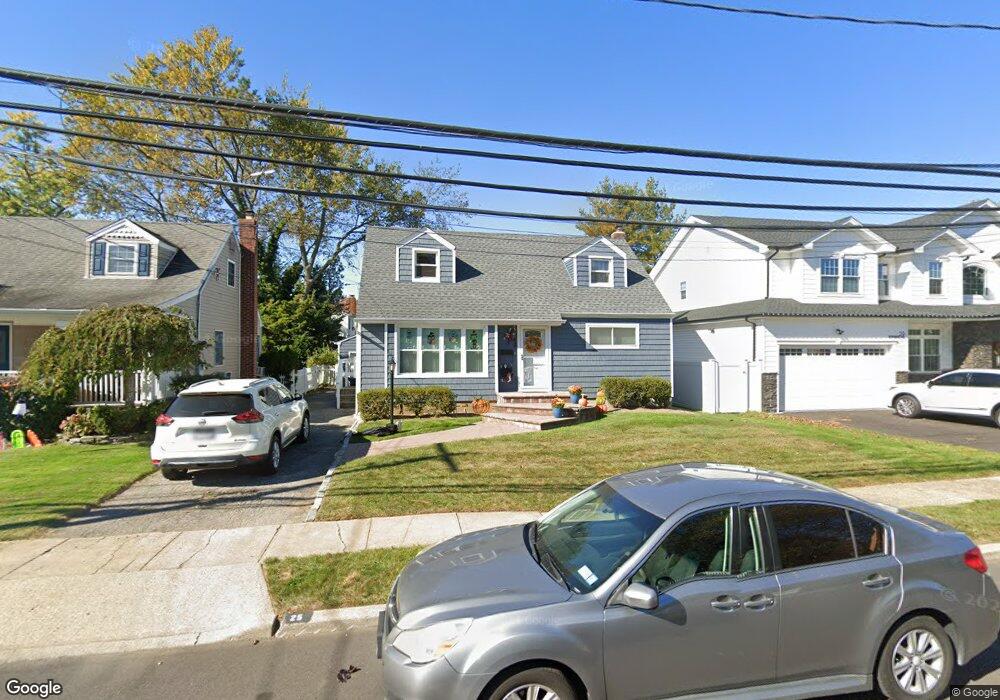 25 Northridge Ave unit 2, Merrick, NY 11566 - photo 1