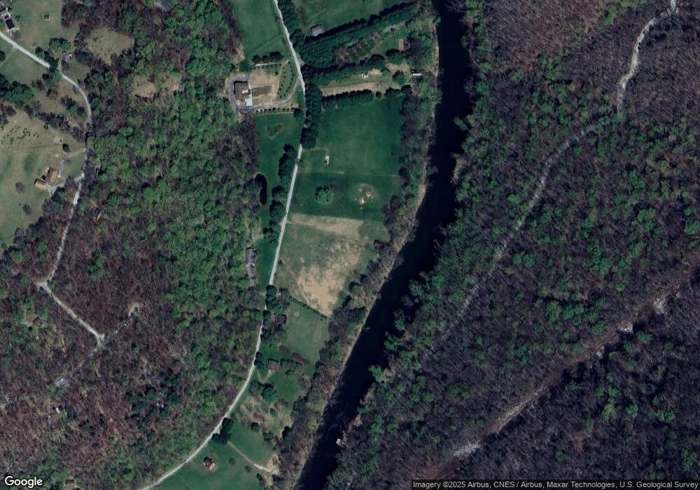 801 Clarion Ln, Berkeley Springs, WV 25411 - photo 1