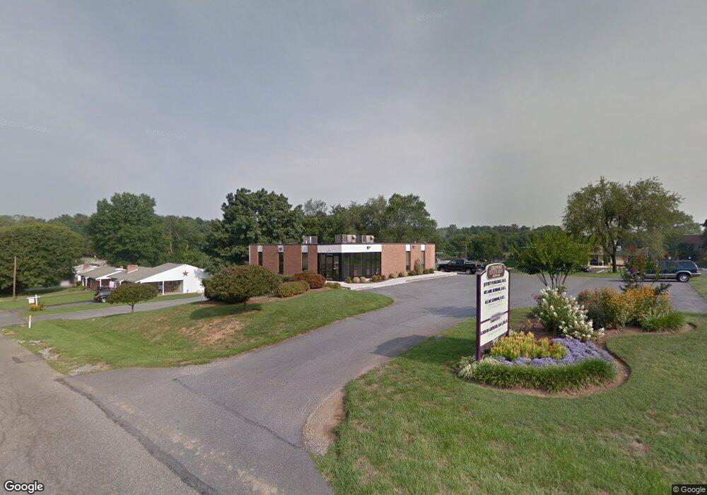 18638 Crestwood Dr, Hagerstown, MD 21742 - photo 1