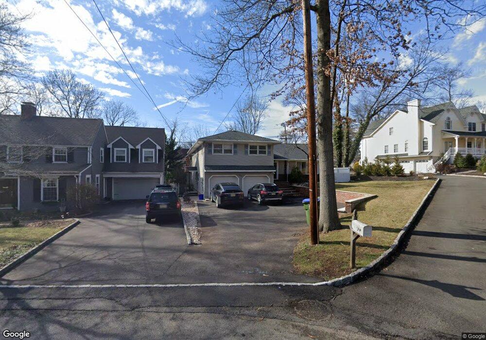 36 Edgewood Rd, Edison, NJ 08820 - photo 1