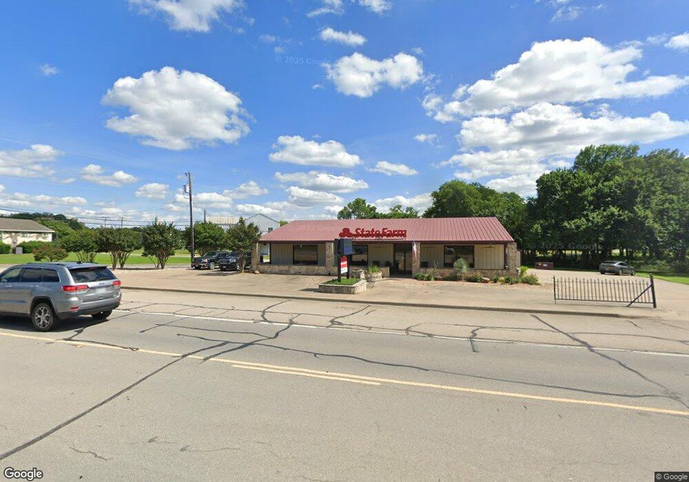 901 W Sam Rayburn Dr, Bonham, TX 75418 - photo 1