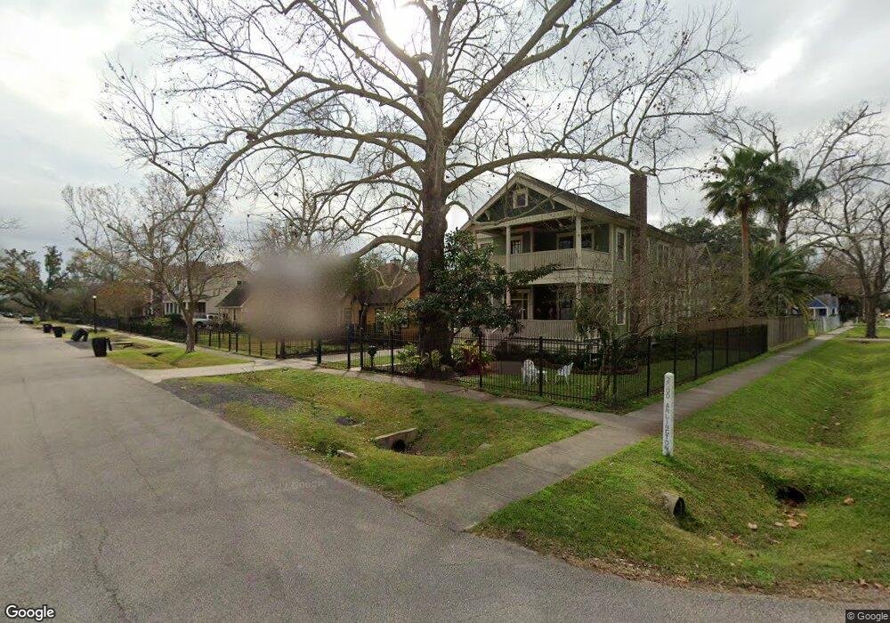 2047 Arlington St, Houston, TX 77008 - photo 1
