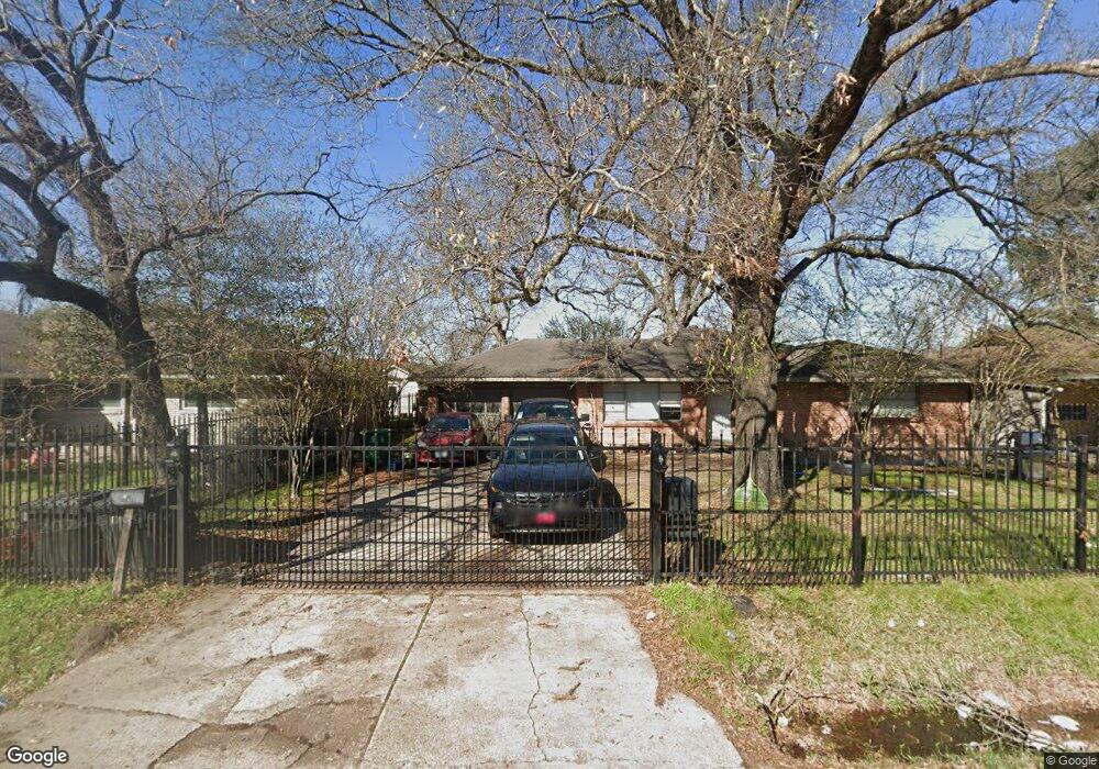 711 Hohl St, Houston, TX 77022 - photo 1