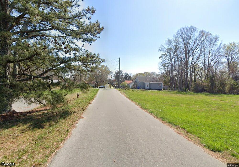 988 N 3rd Ave, Siler City, NC 27344 - photo 1