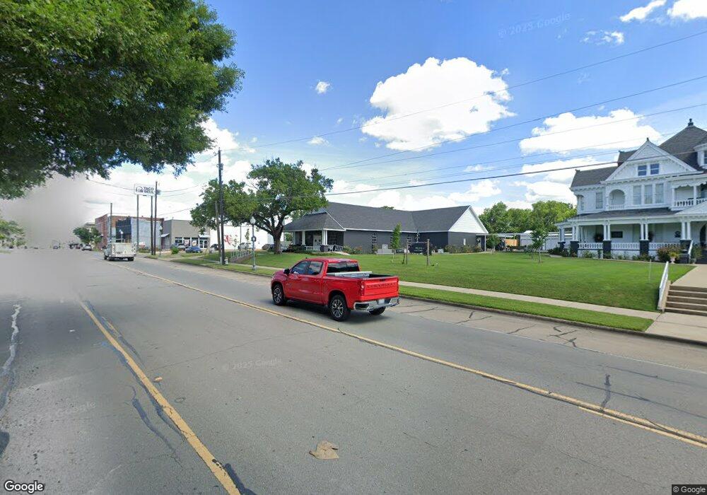 219 W Sam Rayburn Dr, Bonham, TX 75418 - photo 1