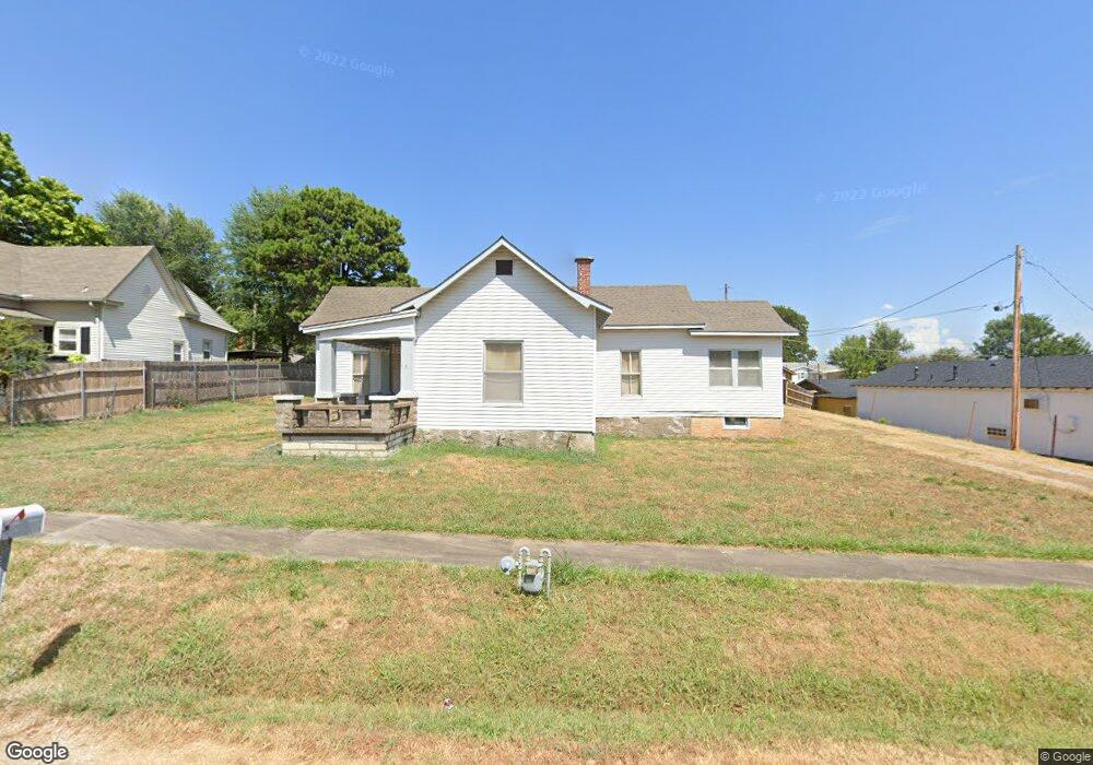 124 N Oak St, Claremore, OK 74017 - photo 1