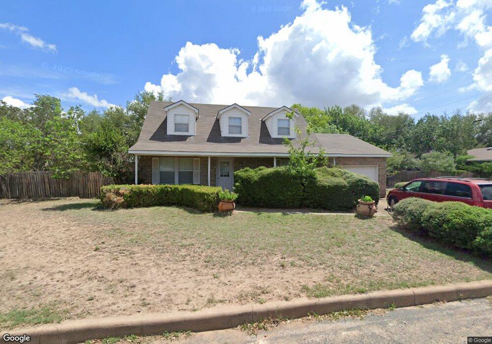 1001 Avenue D, Fredericksburg, TX 78624 - photo 1