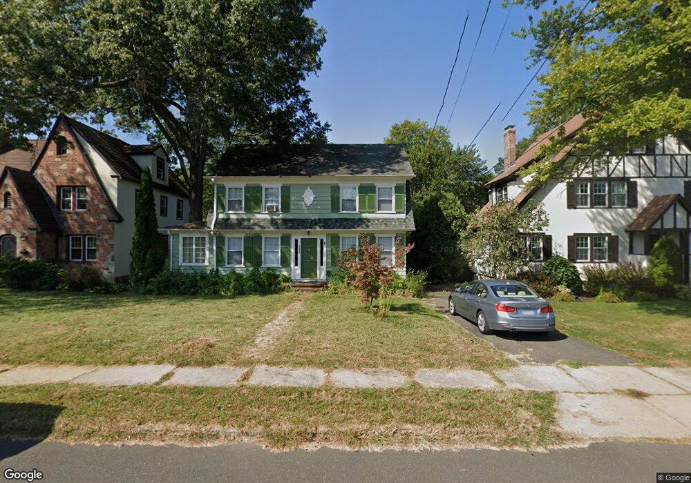 131 Ballard Dr, West Hartford, CT 06119 - photo 1