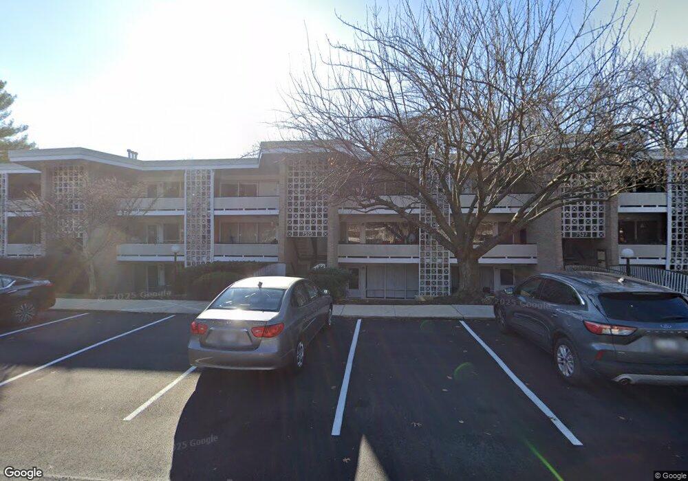 7532 Spring Lake Dr, Bethesda, MD 20817 - photo 1