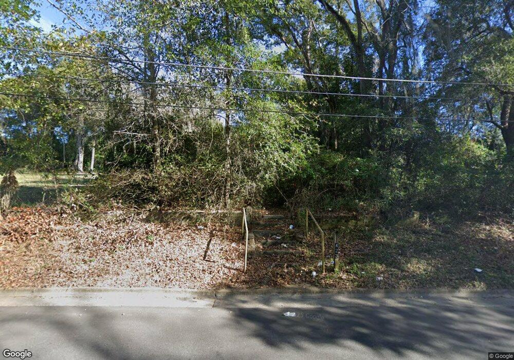 423 Bruton St, Bainbridge, GA 39819 - photo 1