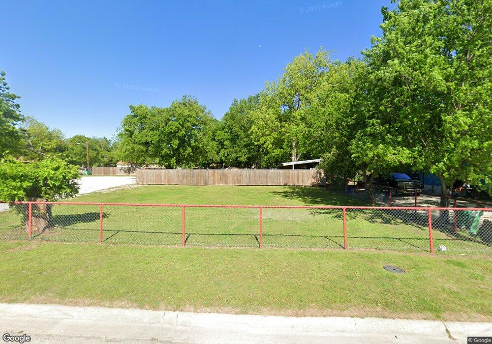 612 Gladys St, Gainesville, TX 76240 - photo 1