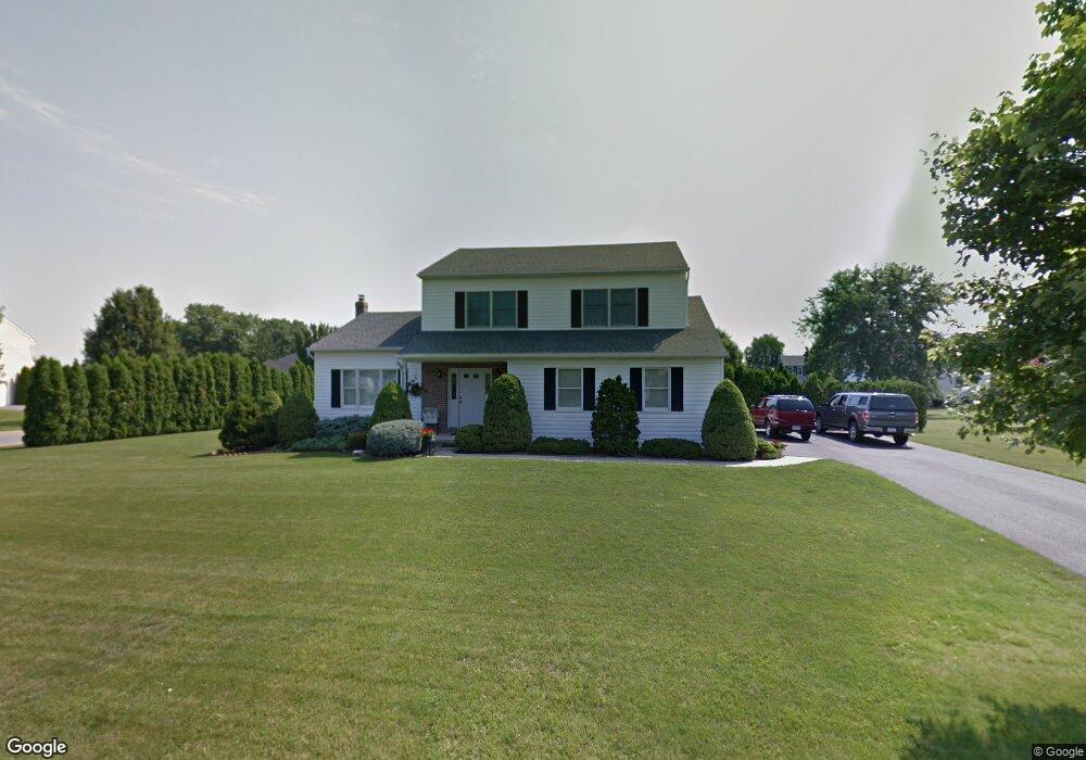 4686 Hampshire Dr, Bethlehem, PA 18017 - photo 1