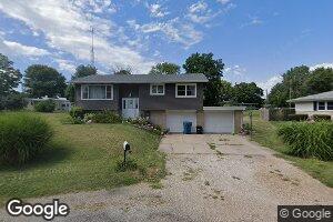 104 Circle Dr, Avon, IL 61415