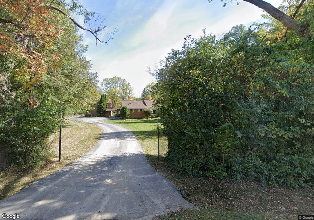 1255 Forest Ln, Bloomfield Hills, MI 48301 - photo 1