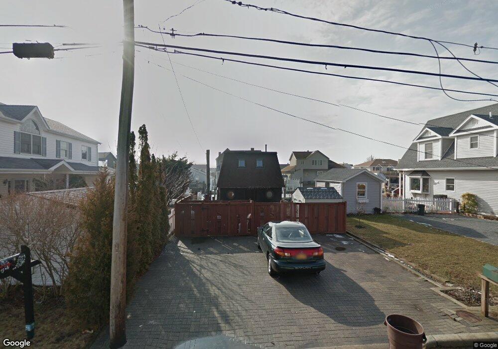 3636 Naomi St, Seaford, NY 11783 - photo 1