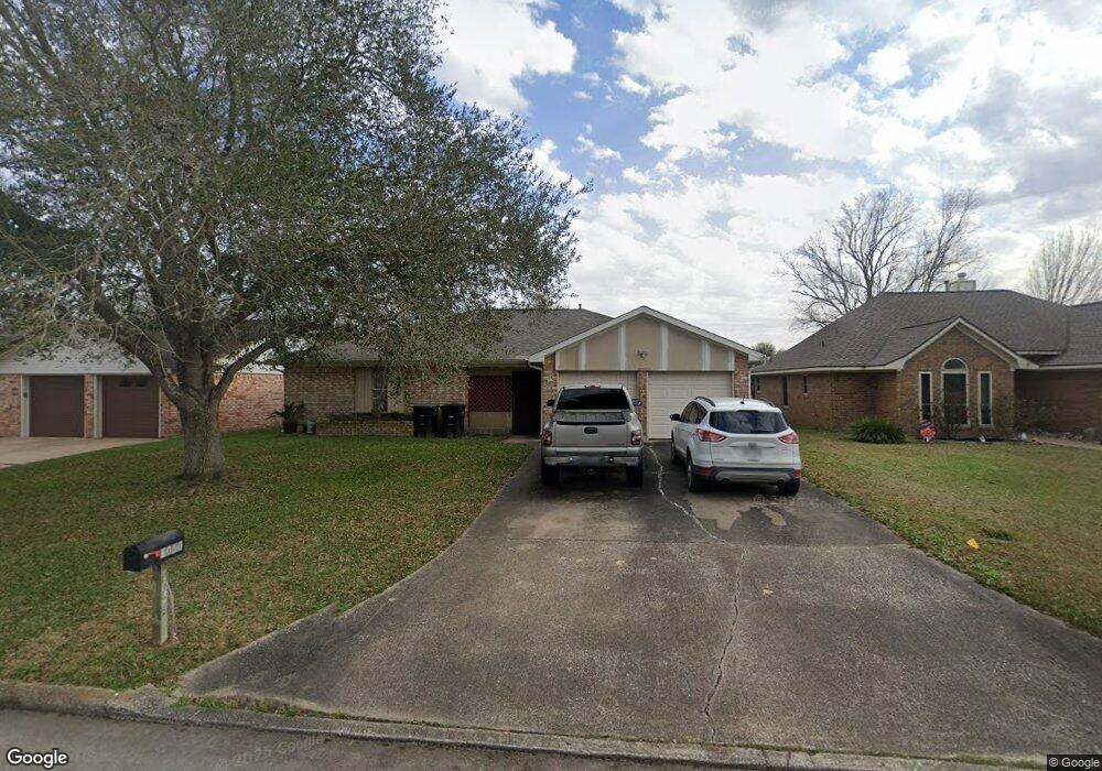 1050 Wildwinn Dr, Alvin, TX 77511 - photo 1