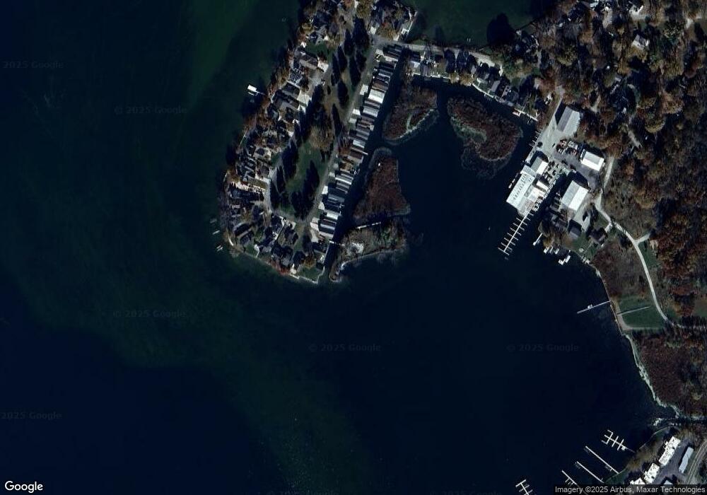 10322 N Grand Blvd, Syracuse, IN 46567 - photo 1