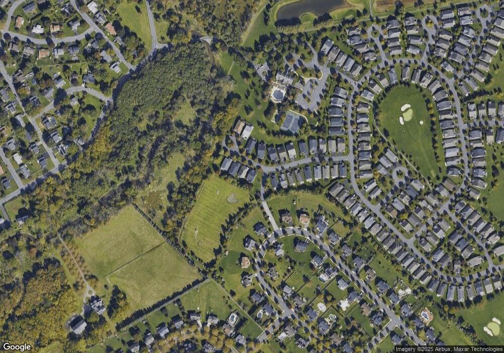 7076 Queenscourt Ln, Macungie, PA 18062 - photo 1