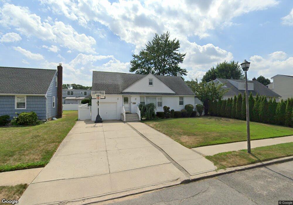 1017 Sherman Dr unit 2nd Fl, Franklin Square, NY 11010 - photo 1