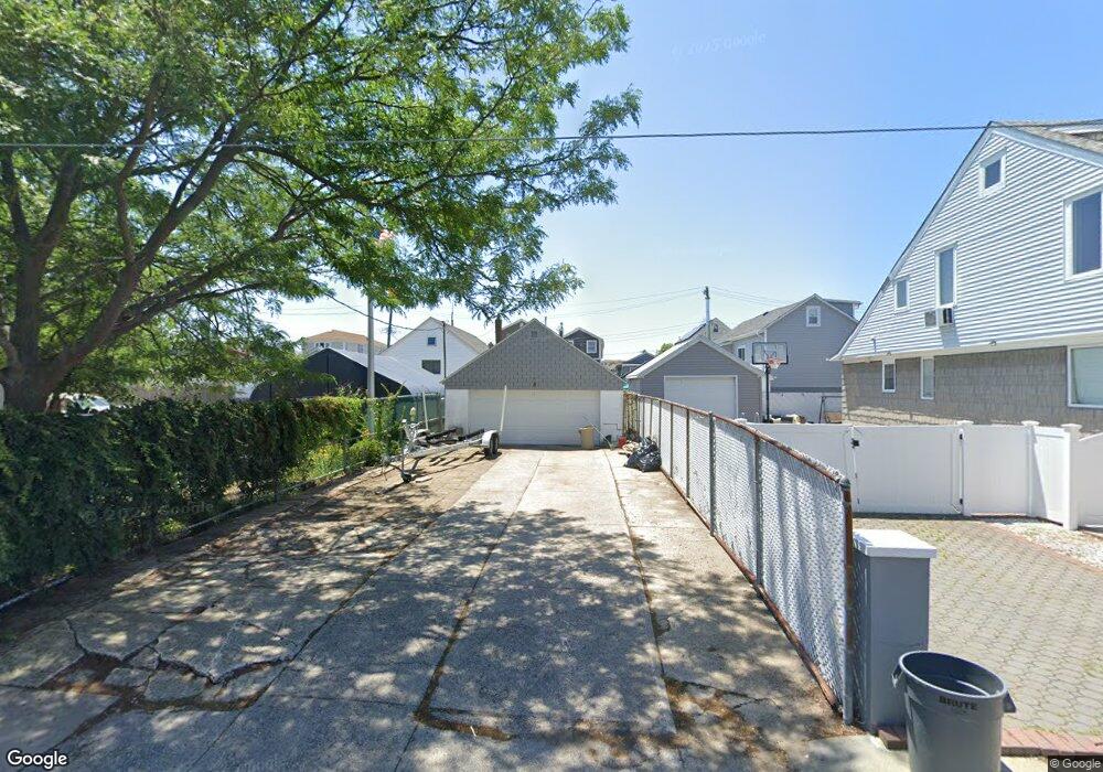 8 W 8th Rd, Broad Channel, NY 11693 - photo 1