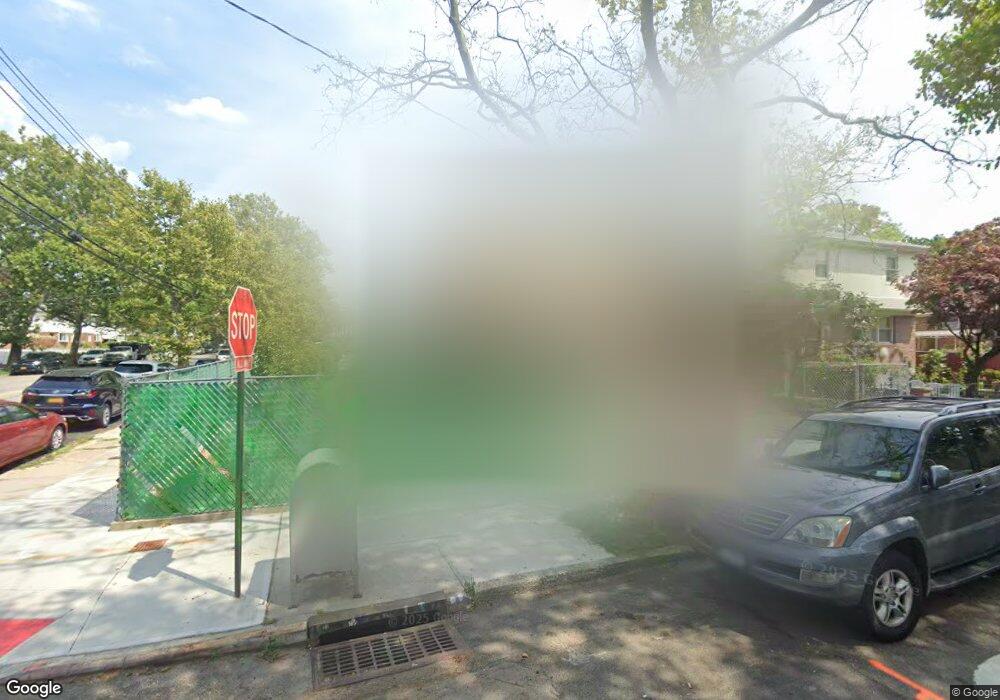 26-03 146th St unit 2 Fl, Flushing, NY 11354 - photo 1