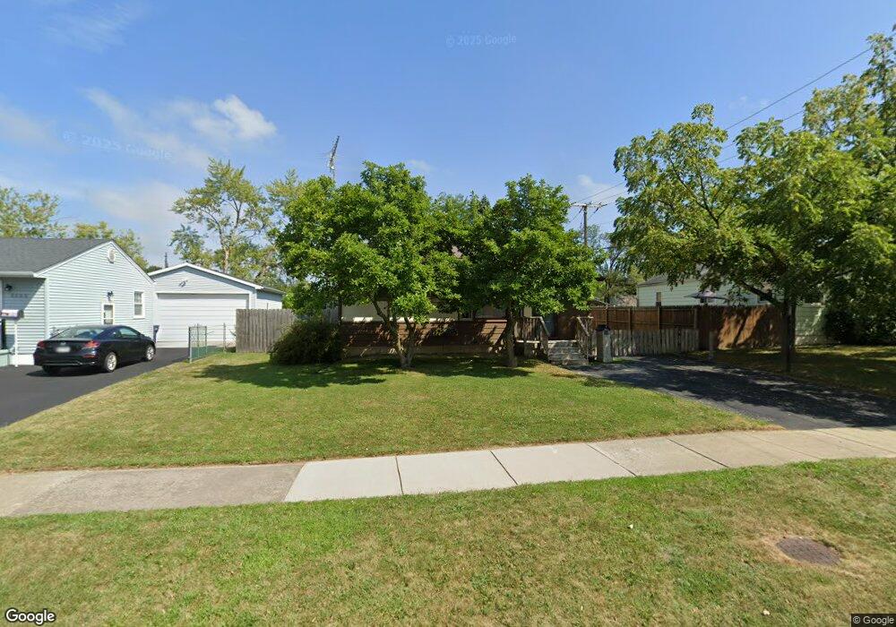 2201 Mohican Rd, Waukegan, IL 60087 - photo 1