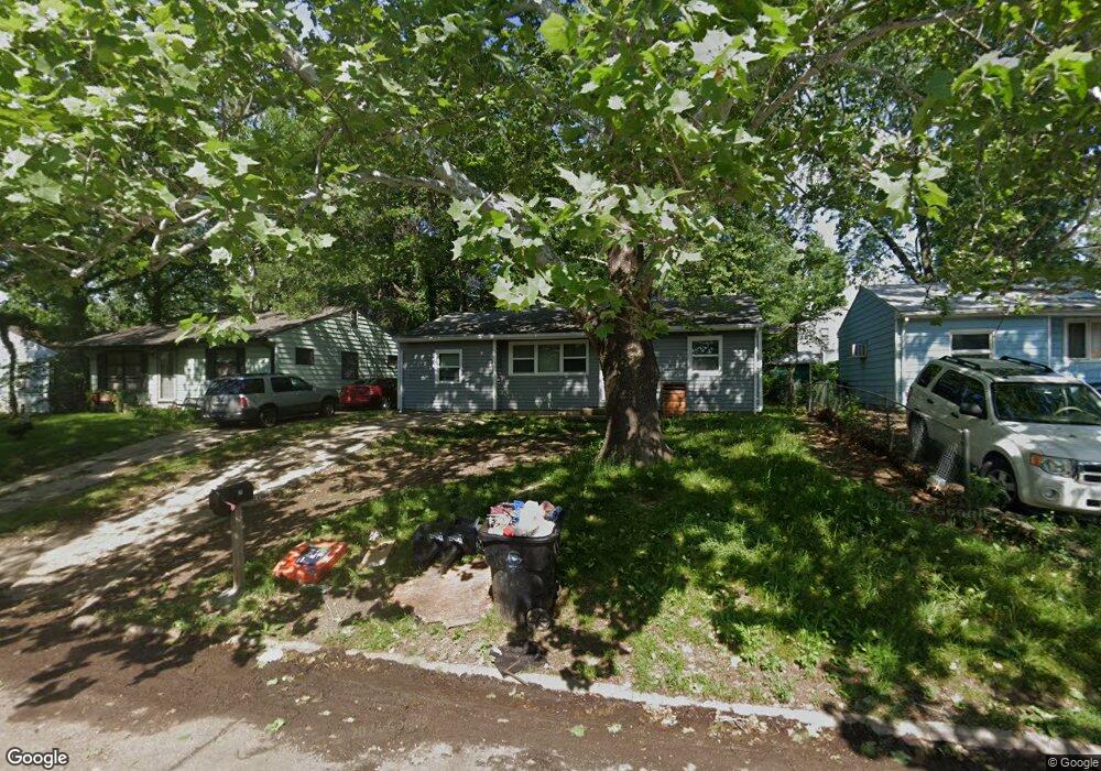 3220 SE Humboldt St, Topeka, KS 66605 - photo 1