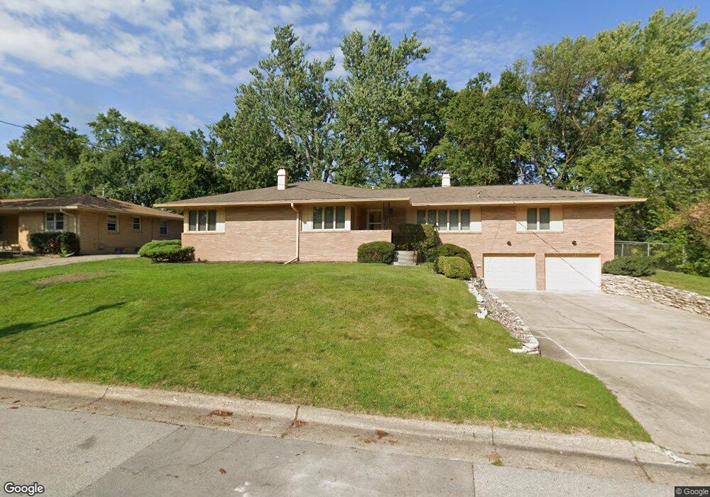 4030 43rd St, Des Moines, IA 50310 - photo 1
