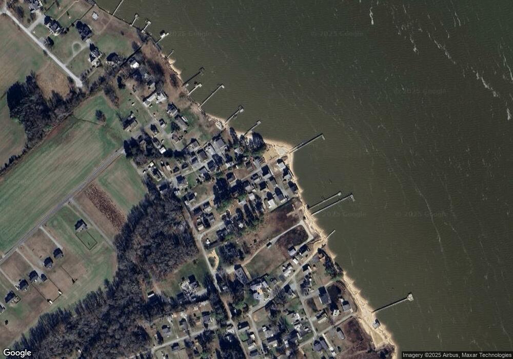 376 Garnett Ln, Dunnsville, VA 22454 - photo 1