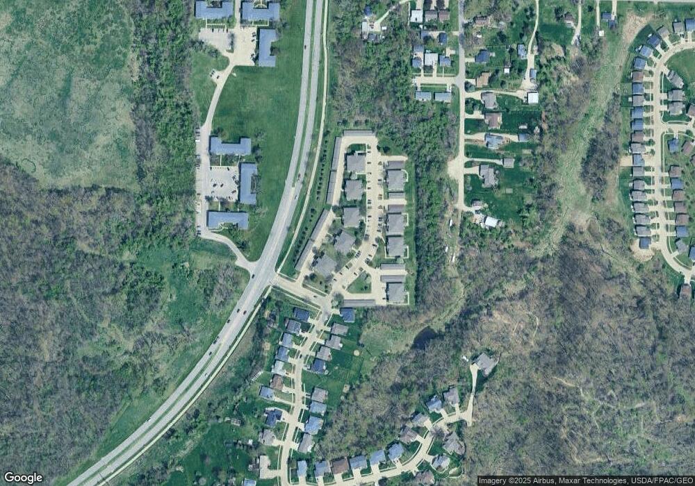 2153 29th St NW unit 10, Cedar Rapids, IA 52405 - photo 1