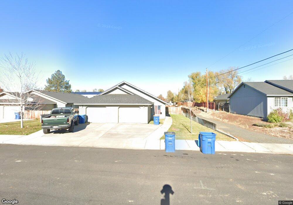 1735 SW Metolius Ave, Redmond, OR 97756 - photo 1