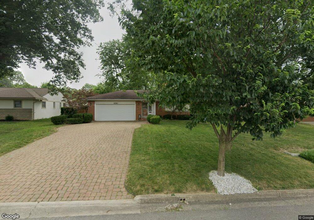 4290 Fairoaks Dr, Columbus, OH 43214 - photo 1