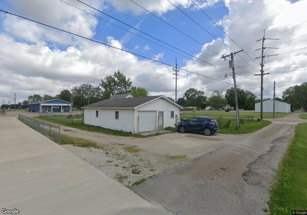 605 Moultrie Ave, Mattoon, IL 61938 - photo 1