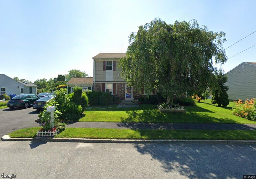 152 Locust Glen Dr, Cranston, RI 02921 - photo 1