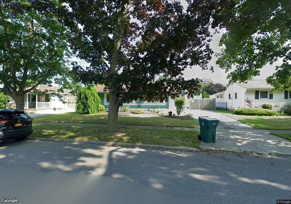 796 Remington Dr, North Tonawanda, NY 14120 - photo 1