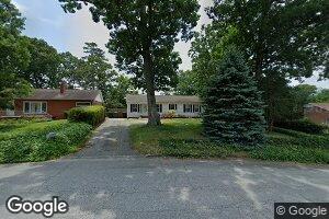 623 Quaker Ln, High Point, NC 27262