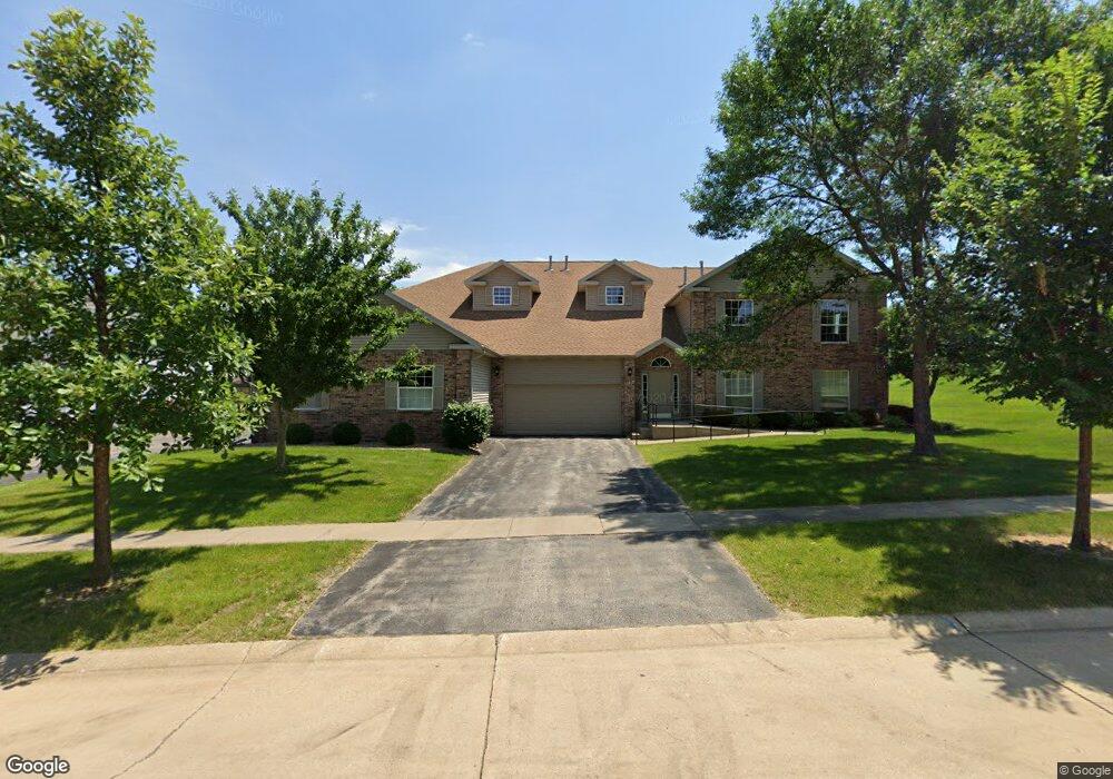 4710 Westchester Dr NE, Cedar Rapids, IA 52402 - photo 1
