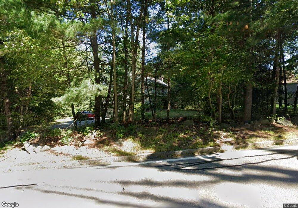 8 Lamb Rd, Nashua, NH 03062 - photo 1