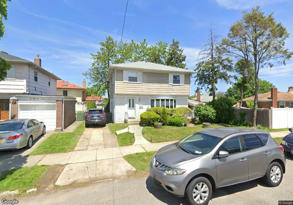 25907 58th Ave, Little Neck, NY 11362 - photo 1